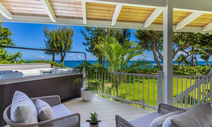 Wainiha House | Beachfront Haena home with A/C - Near Tunnels Beach