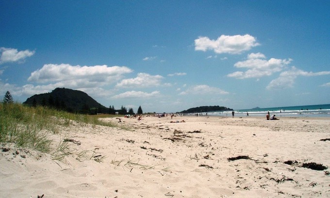 Omanu House | Beachfront Holiday Haven