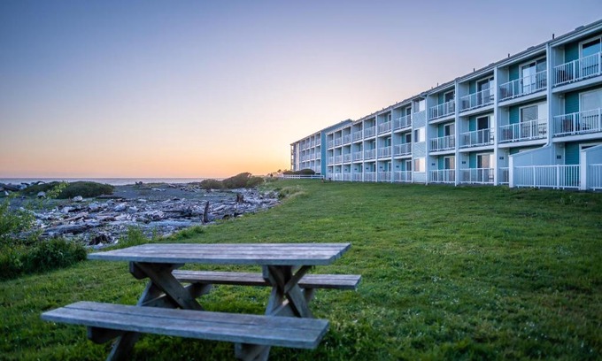 Harbor Hotel | Beachfront Inn