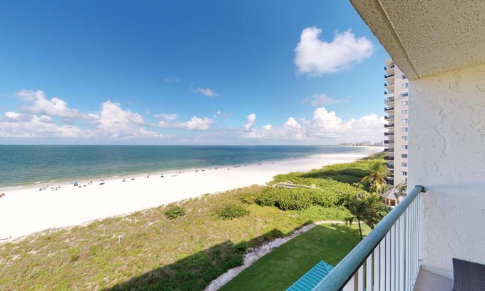 Marco Island House | Beachfront Living at the Apollo I On-Site Sunset Grille Tiki-Restaurant
