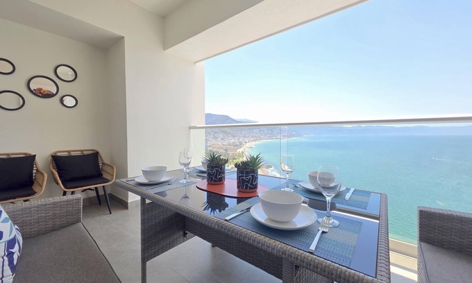 Las Glorias Condo | Beachfront Luxury Retreat! 1BD 8 pools Harbor 171 1BD Condo for rent in North Ho