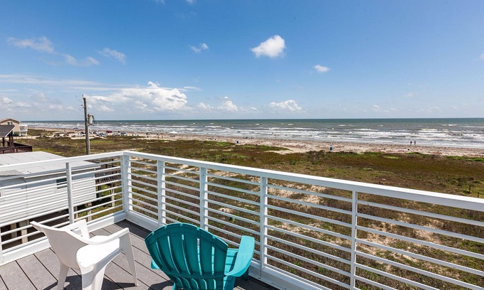 Galveston House | Beachfront Melody | Unique Home w/Great Water Views