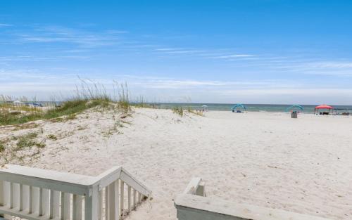 Sunnyside Apartment | Beachfront Oasis by Oversee 30A