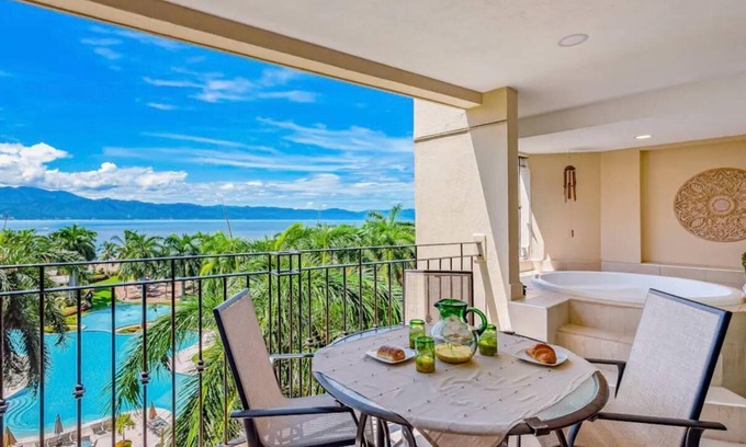 Marina Vallarta Condo | Beachfront Ocean View 2 BR condo SITE ONLY FOR FAMILY AND FRIENDS