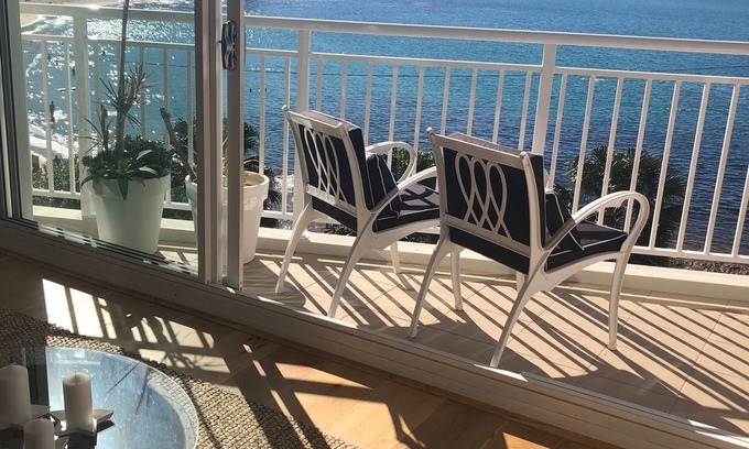Cronulla Apartment | Beachfront pad, with panoramic views, central to everything