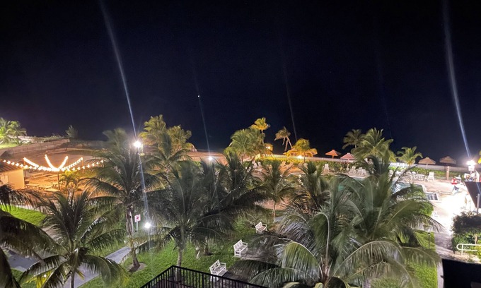 Williams Town Condo | Beachfront Paradise - Condo Living with Hotel Quality