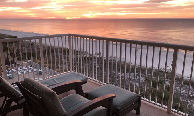 Ono Island Condo | 🏖Beachfront Retreat on Perdido Key. Two Pools, Hot Tub, and Gym🏖