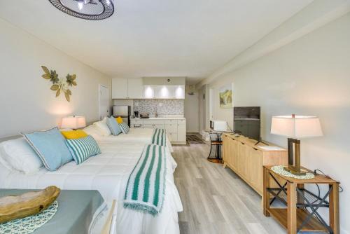 Daytona Beach Apartment | Beachfront Studio Walk to Daytona Fun!