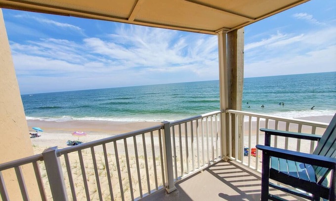 McCutcheon Field Condo | Beachfront, Updated, Topsail Dunes "Shining Sea"
