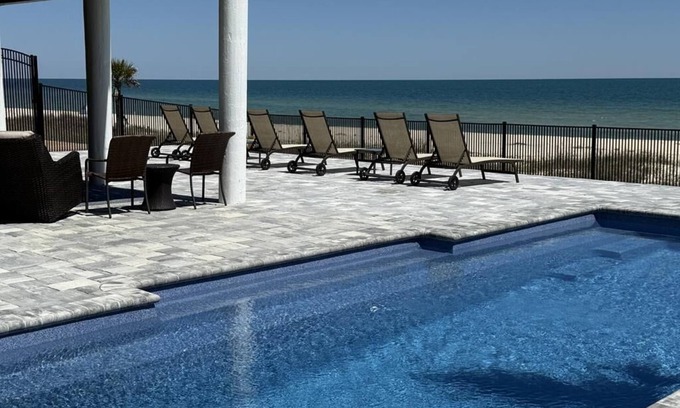 St. George Island House | Beachfront, Pool, Spa, 4 bed 4 bath, sleeps 11n5% off for 3 open weeks till Aug,