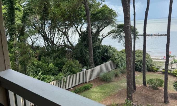 Palmetto Dunes Apartment | Beachfront Villa 2BR with indoor and outdoor Pool, Hot Tub, Sauna & Fitness Room