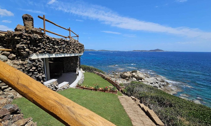 Porto Sa Ruxi Villa | Beachfront villa with private beach access