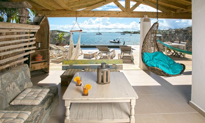 Cul de Sac Villa | Beachfront villa with pool in Cul de Sac