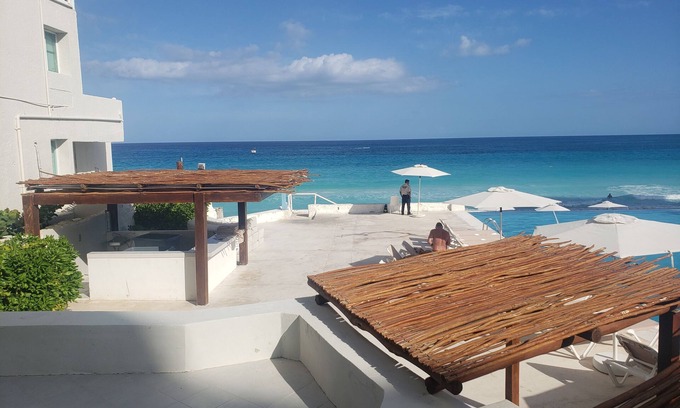 Zona Hotelera Apartment | Beachfront with amazing view
