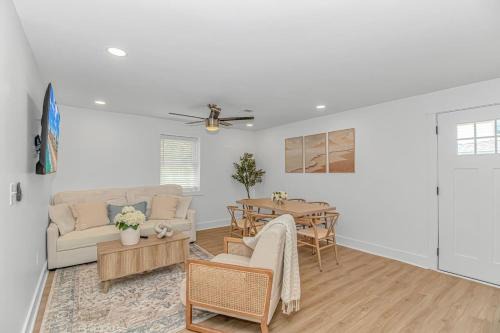 Myrtle Beach House | Beachside 5BR 5BTH Bungalow, 1 Block from Ocean