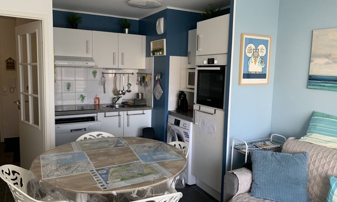 Fort-Mahon-Plage Apartment | Beachside Apartment with Parking and Balcony