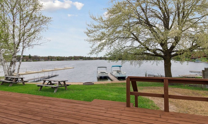 Long Lake House | Beachside Bliss Meets Lakeside Tranquility. Your Perfect Getaway Awaits!