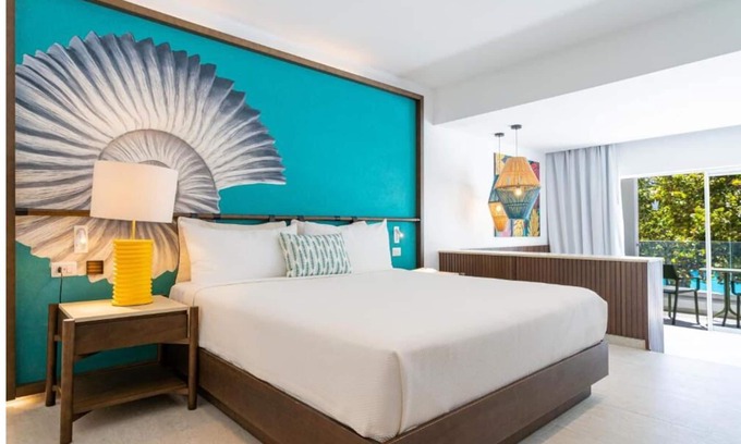 Bavaro Hotel | Beachside Comfortable Room – Relaxation and Fun Just Steps Away! All Inclusive!