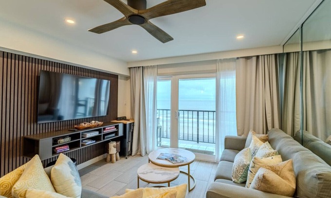 Galveston Apartment | Beachside condo wt stunning view
