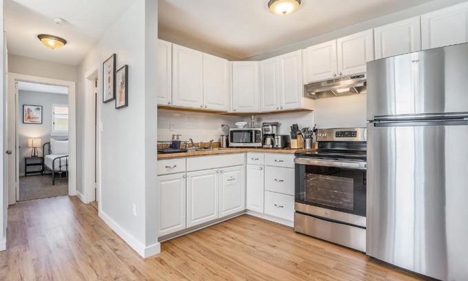 Willoughby Spit Apartment | *Beachside Property* Lighthouse Suite @ Wind & Sea