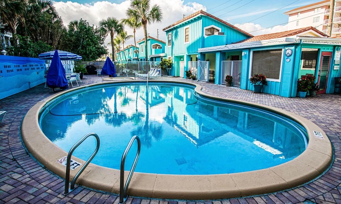 Florida North Atlantic Coast Apartment | Beachside Rental w/Full Kitchen