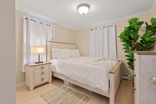 Dennis Port House | Beachside Retreat! Cozy 1-bedroom W Private Yard