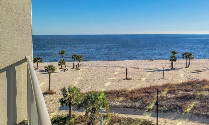 Biloxi Condo | Beachview Condo at Sea Breeze -409 - fully furnished 2 bedroom 2 bath