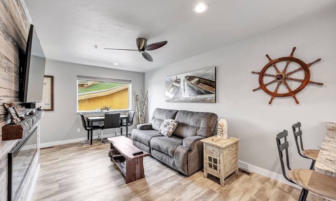 Sister Bay Condo | Beachview Condo No 4