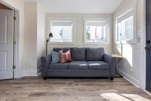 Northeast Virginia Beach Apartment | Beachwalk #5 8 Mins to Beach
