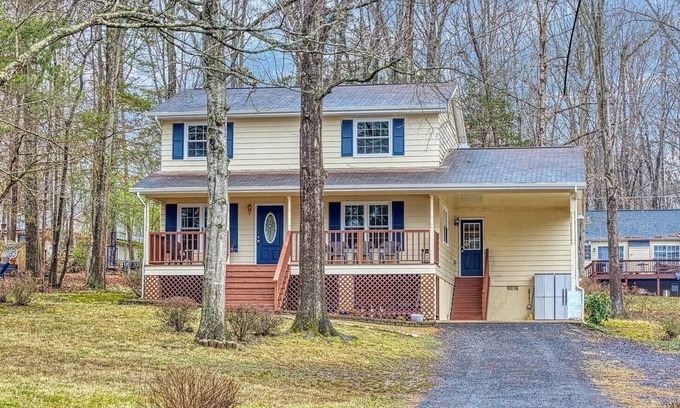 Locust Grove House | Beachwalk Hideaway Locust Grove, VA located in Lake of the Woods