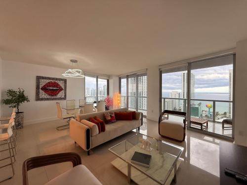 Hallandale Beach Apartment | Beachwalk Resort - Waterfront huge 3-Bedroom apartment with direct ocean-view!