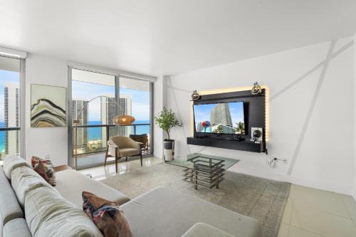 Hallandale Beach Apartment | BeachWalk Resort - VIP TOWER - OCEANVIEW UNIT 3 BEDROOM & 3 BATHROOM