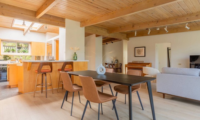 Hollywoodland Apartment | Beachwood Drive by onefinestay