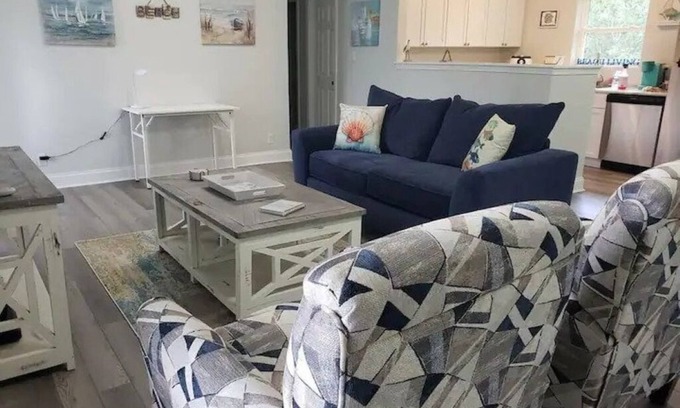Waveland Cottage | Beachwoods Cottage: Quiet Woods & Exciting Beaches