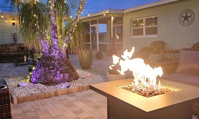 Caloosahatchee Apartment | Beachy 1-Bedroom Getaway in Cape Coral – 20 Mins to Sanibel & Fort Myers Beach!
