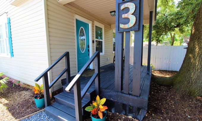 Navy Point House | Beachy Bungalow for Family Fun! Walk to beach!