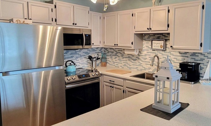 Ocean City Condo | Beachy Condo with short walk to the sand 🏖️