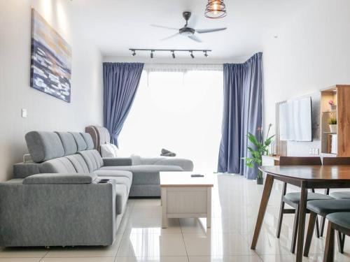 George Town Apartment | Beacon Executive Suite by Uptrend Home Management