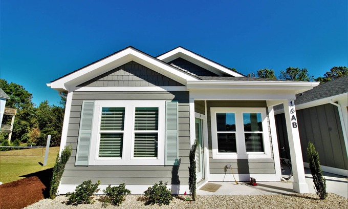 Whalehead Beach Apartment | Beacon Quarters by KEES Vacations