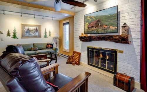 Steamboat Springs Apartment | Bear Claw 104 - Ski-in Ski-out Condo!