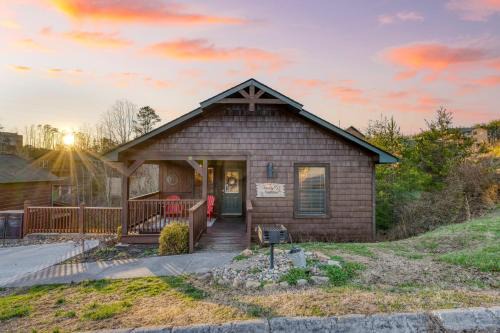 Pigeon Forge House | Bear Cove by AvantStay Hot Tub Pool Table