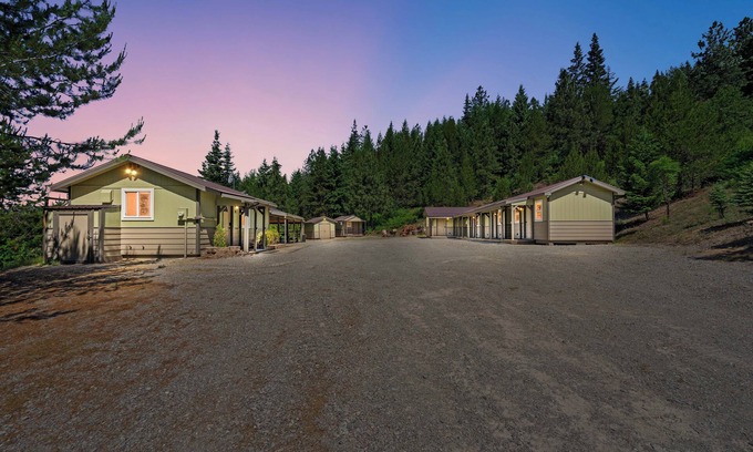 Kellogg Cabin | Bear Creek Cabins - Family Reunions, Group Retreats - Private Mountain Retreat