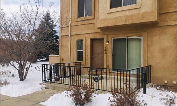 Colorado Springs Condo | Bear Creek Hideaway.