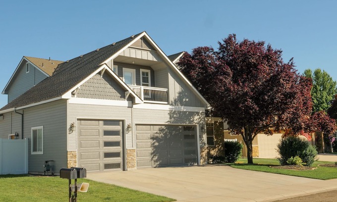 Meridian House | Bear Creek Park |Large Home | Roaring Springs | Theatre Room