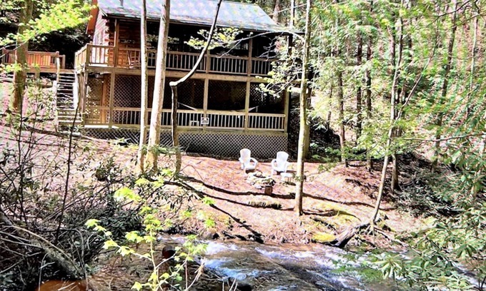 Cherry Log Cabin | Bear Pause,Babbling Creek,HotTub, FirePit, Hammock, NewFurnishing & Pet Friendly