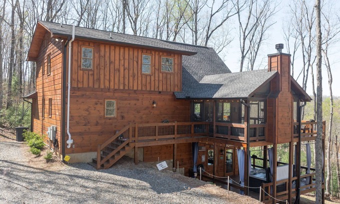 Cherry Log Cabin | Bear Paw Lodge - Pet Friendly | Mountain View | Hot Tub | Game Room