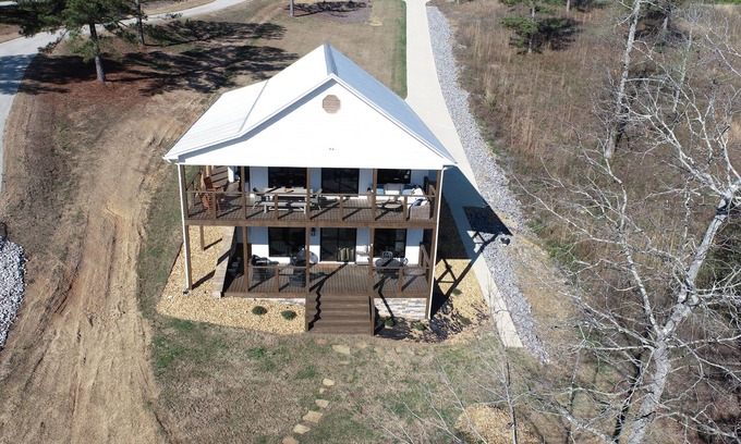 Crane Hill House | Bear Pen Branch: 4 BR, 3.5 BA in Crane Hill, Sleeps 8
