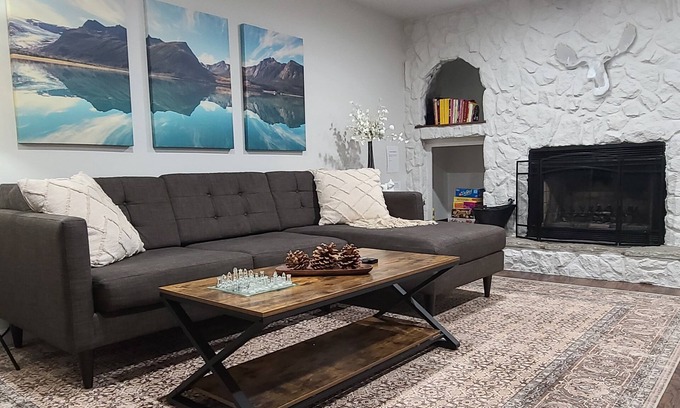 Summit Estates Condo | Bear Retreat - Walk to Snow Summit, Hot Tub, Fireplace