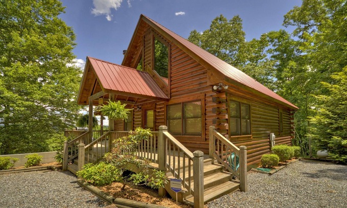 McCaysville Cabin | Bear Ridge Hideaway | Hot Tub | Pool Table | MTN View