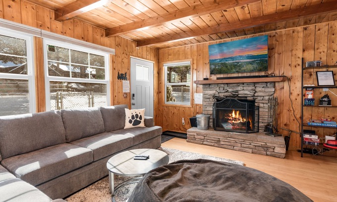 Big Bear City Cabin | Bear's Booth - Fireplace, Fenced Yard, Pet Friendly, Deck, Barbecue